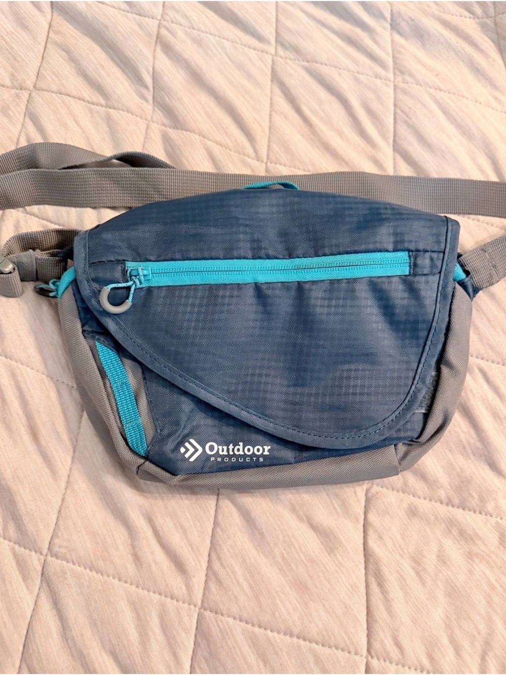 Outdoor Products Marilyn Fanny Pack Waist Bag Blue Gray 1.9L Crossbody NWOT